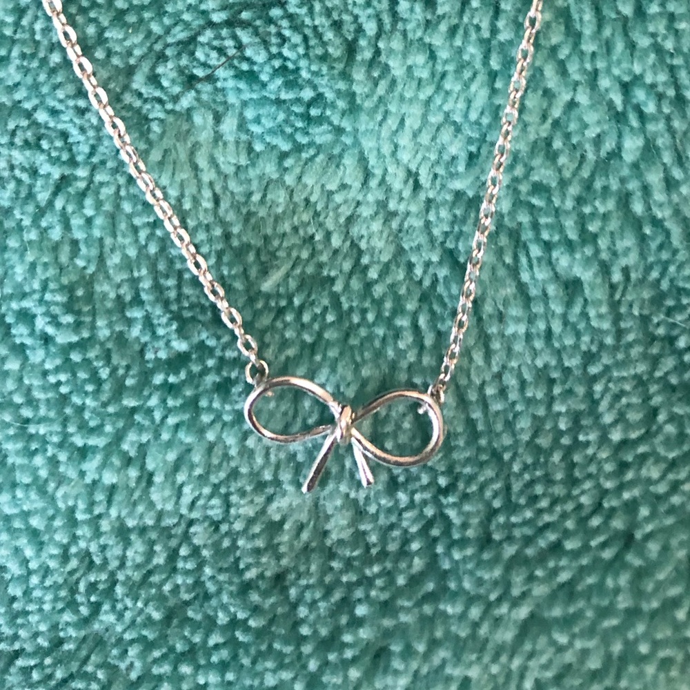 dainty silver bow necklace